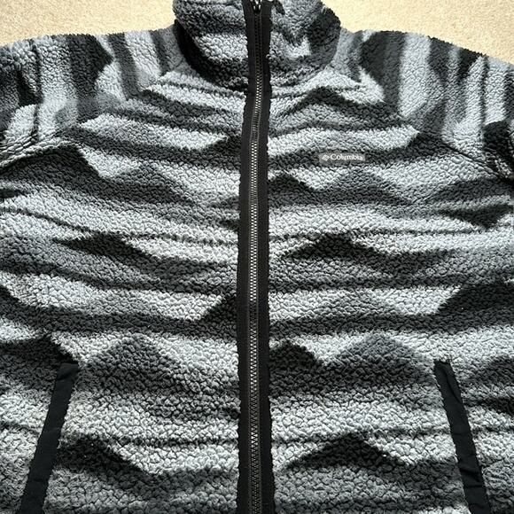 Columbia: Gray Toned Sherpa Aztec Geometric Jacket - Picture 6 of 7